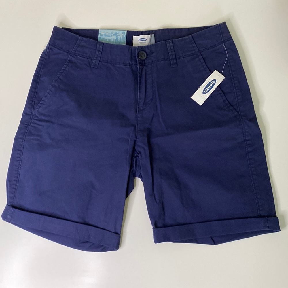 Old Navy Bermudas Shorts in Navy. Size 0.